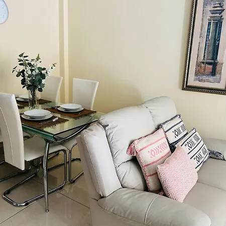 Flat On The Paseo Maritamo! * Estepona