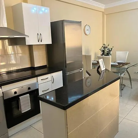 Flat On The Paseo Maritamo! Estepona